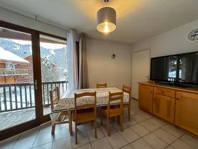 Appartement à Vars, Appartement idéal près des pistes, 3 chambres, 2 salles de bain, équipements modernes - L990030