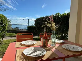 Appartement à Cannes la Bocca, Studio cabine avec vue mer, piscine et parking à Cannes la Bocca - L990131