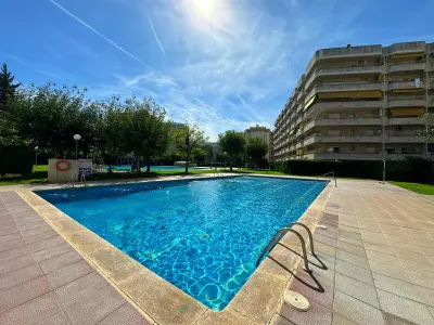 Appartement à Salou, Appartement Confortable à Salou - 500m de la Plage, 3 Piscines, Wi-Fi Gratuit - L990549