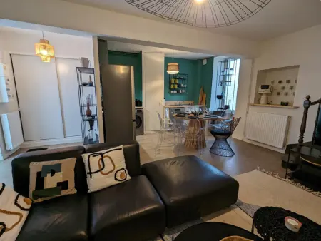 Maison spacieuse avec terrasse, proche CNDBI, idéale pour familles et événements, animaux acceptés. - Photo 5