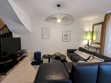 Maison spacieuse avec terrasse, proche CNDBI, idéale pour familles et événements, animaux acceptés. - Photo 7