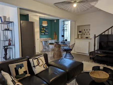 Maison spacieuse avec terrasse, proche CNDBI, idéale pour familles et événements, animaux acceptés. - Photo 8