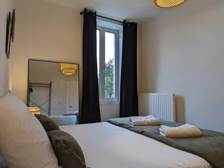 Maison spacieuse avec terrasse, proche CNDBI, idéale pour familles et événements, animaux acceptés. - Photo 12