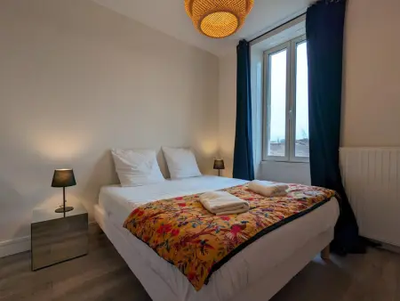 Maison spacieuse avec terrasse, proche CNDBI, idéale pour familles et événements, animaux acceptés. - Photo 16