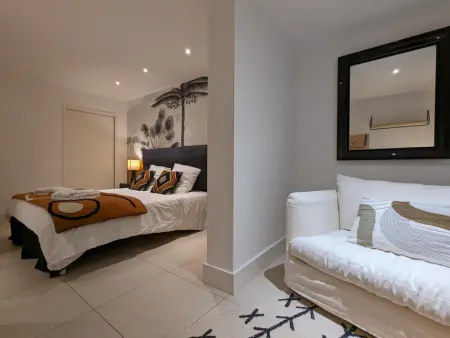 Maison de Charme Moderne avec Jardin, Terrasse et Fibre - Saint-Yrieix-sur-Charente - Photo 12