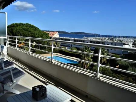 Appartement à Cavalaire sur Mer, Appartement 3 pièces avec piscine et clim à 1 min plage - L990788