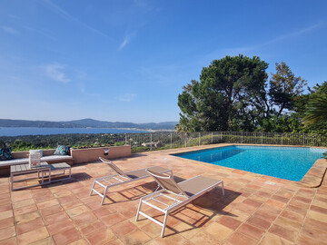 Location Villa à Grimaud,Villa 6 pièces climatisée avec grande piscine vue mer panoramique Grimaud Golfe de St Tropez FR-1-780-10 N°991811