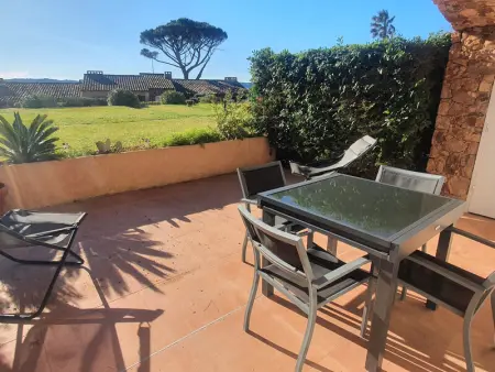 Appartement à Sainte Maxime, Appartement 3 pièces climatisé avec terrasse et piscine privée à Sainte-Maxime - L991833