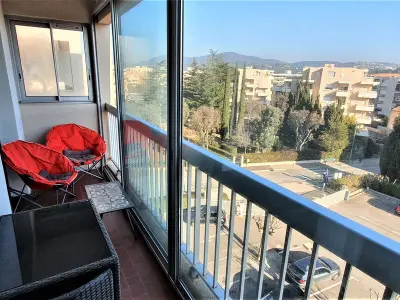 Appartement à Sainte Maxime, Studio Centre Sainte-Maxime avec Parking – 2 Pers, Proche Mer, Loggia Équipée - L991837