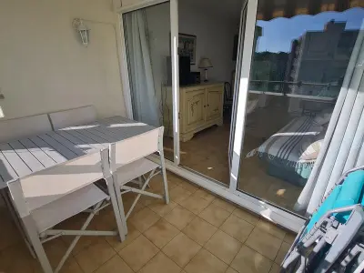 Appartement à Sainte Maxime, Appartement 2P avec balcon, piscine et parking proche centre de Sainte-Maxime - L991841