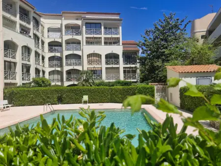 Appartement 2P avec balcon, piscine et parking proche centre de Sainte-Maxime - Photo 1