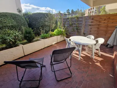 Appartement à Sainte Maxime, Studio avec coin-nuit, terrasse et parking privé près du centre de Sainte-Maxime, Golfe de Saint-Tropez - L991862