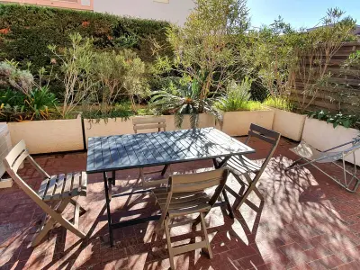 Appartement à Sainte Maxime, Studio avec Coin-Nuit, Terrasse et Parking, Centre Sainte-Maxime, Proche Plages - 4 Pers. - L991863