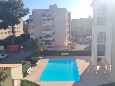 Appartement à Sainte Maxime, Studio avec Cabine, Piscine, Parking Privé, Proche Plages à Sainte-Maxime - L991872