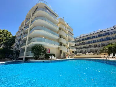 Appartement à Salou, Studio à Salou avec terrasse, à 50m de la plage, piscine, wifi et parking inclus - L991998