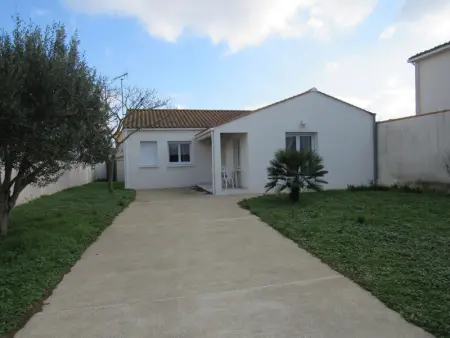 Maison à L'Aiguillon sur Mer, Maison calme proche plage avec jardin - 6 pers, 88m², 2 chambres - L992009