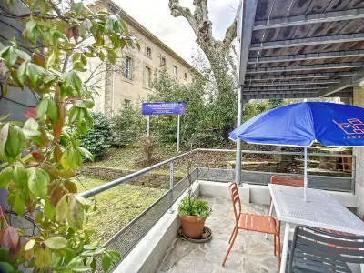 Appartement in Lamalou les Bains, Charmant F2 avec Terrasse, Proche Thermes et Centre-Ville - Animaux Bienvenus, Wifi Inclus - L992197