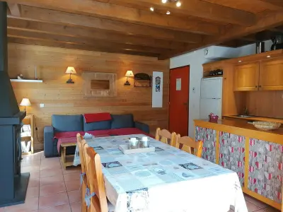 Chalet à Pra Loup, Charmant demi-chalet pour 6 personnes avec terrasse exposée sud à Pra-Loup 1500 FR-1-471-147 N°992199