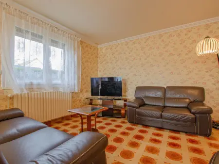 Maison conviviale avec piscine et animaux admis, Gite 6 personnes à Villenauxe la Grande - Photo 2