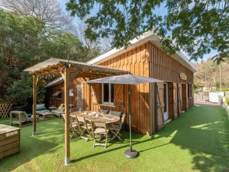 Maison à Biscarrosse: 8 pers, piscine, clim, proche lac et pistes cyclables, ménage inclus - Photo 3