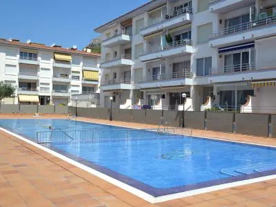 Appartement à L'Estartit, Appartement lumineux proche plage et centre avec piscine à L'Estartit - L993074