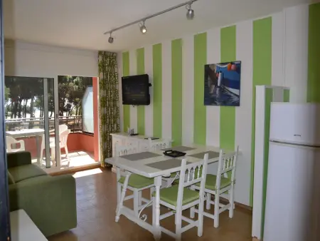 Bel Appartement en Bord de Mer avec Piscine, Terrasse et Climatisation à L'Estartit - Photo 8