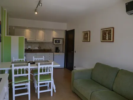 Bel Appartement en Bord de Mer avec Piscine, Terrasse et Climatisation à L'Estartit - Photo 9