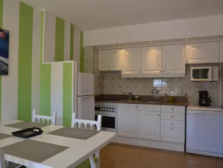 Bel Appartement en Bord de Mer avec Piscine, Terrasse et Climatisation à L'Estartit - Photo 10