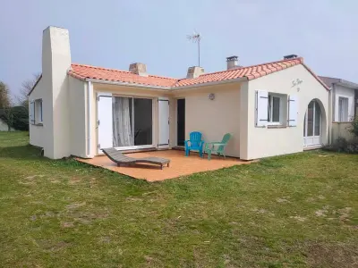 Maison à Saint Hilaire de Riez, Maison rénovée avec jardin, proche plage et commerces – Capacité 6 personnes - L993316