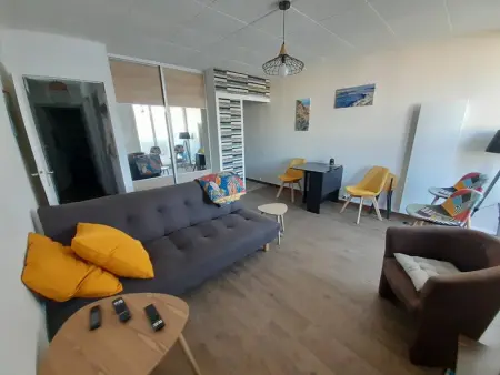 Appartement à Saint Hilaire de Riez, Appartement T2 rénové, à 2 pas de la plage avec parking, Wifi et animaux admis ! - L993317