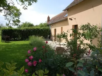 Gite à Sully sur Loire,Gîte rénové 18ème, en pleine nature, près de la Loire et du Château de Sully, jardin et terrasse ombragées FR-1-590-381 N°993838