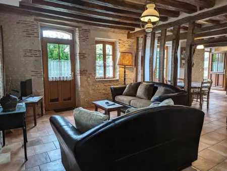 Charmante Maison Rurale avec Terrasse Privative, Proche A.77 et A.19, entre Gâtinais et Fontainebleau - Photo 1