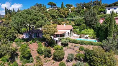 Villa à La Londe les Maures,  Villa pour 8 personnes, vue mer et piscine sur le Domaine de Valcros à La Londe-Les Maures 1151733 N°994631