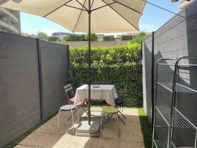 Appartement à Cannes la Bocca, Studio en Rez-de-Jardin à Cannes la Bocca – Accès Plages, Terrasse Privée - L994718