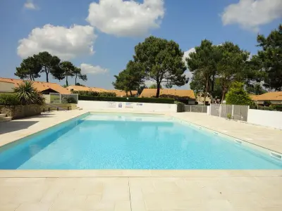 Maison à Saint Jean de Monts, Maison T3 avec Piscine, Proche Forêt, 2 km de la Plage - Saint-Jean-de-Monts - L994732