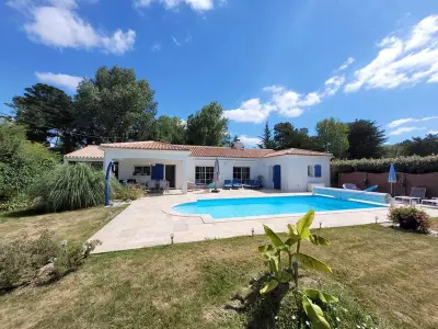 Maison à Saint Jean de Monts, Villa à St Jean de Monts avec piscine chauffée, clim et WiFi - L994739