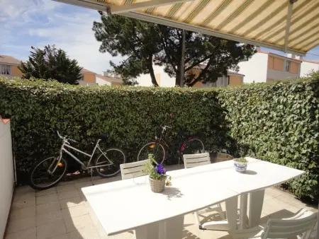 Appartement à Saint Hilaire de Riez, Charmant T2 RDC avec cour, proches commerces et plage, parking et animaux admis - L994742