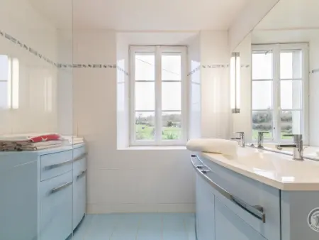 Maison familiale avec jardin, animaux admis, parking - Photo 13