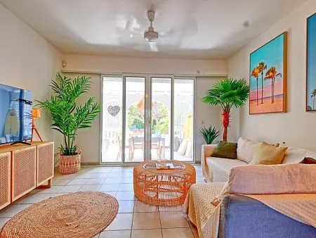 Villa Rainbow : Évasion de Rêve à la Baie Orientale avec Piscine et Plage à Proximité - Photo 2