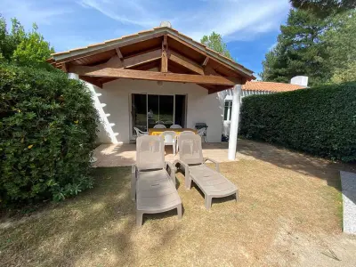 Maison à Saint Jean de Monts, Maison 2 chambres avec terrasse et parking près forêt, plage et pistes cyclables à Saint-Jean-de-Monts - L995949