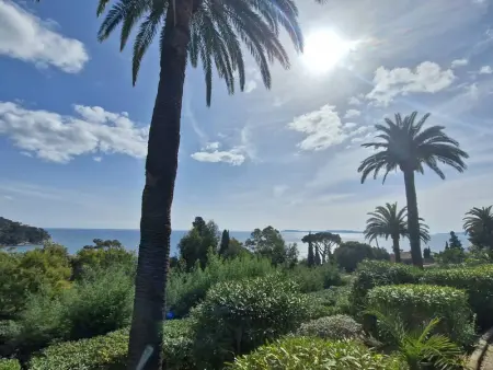 T2 avec piscine, parking, terrasse et vue mer au Rayol-Canadel-sur-Mer - Photo 1