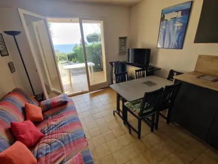T2 avec piscine, parking, terrasse et vue mer au Rayol-Canadel-sur-Mer - Photo 2