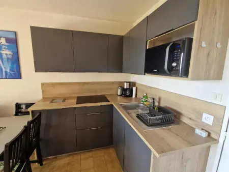 T2 avec piscine, parking, terrasse et vue mer au Rayol-Canadel-sur-Mer - Photo 4