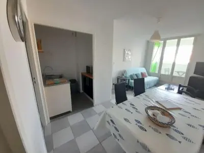 Appartement à Saint Hilaire de Riez, Charmant T3 en bord de mer, parking privé, animaux admis, non-fumeurs, proche commerces et pistes cyclables - L995991