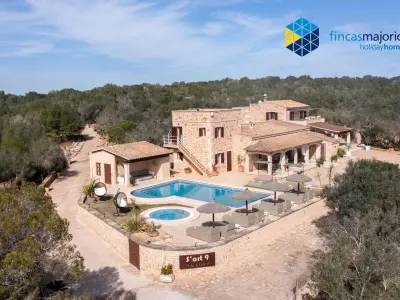 Villa a Ses Salines, Luxueuse Finca avec piscine privée, climatisation et Wi-Fi - L996243