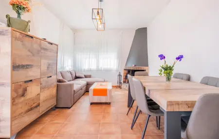 Location Maison 6 personnes à Pontons - Photo 2