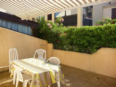 Villa à Le Barcarès, Maison T3 climatisée avec terrasse, parking privé, proche plage et commerces au Barcarès - L996609