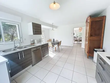 Grande maison près plage Carolles, 5 chambres, jardin, parking, wifi gratuit – 10 pers. - Photo 15