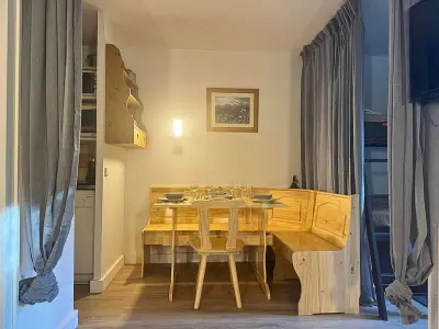 Appartement à Les Avanchers Valmorel, Studio divisible Valmorel, ski aux pieds, 4 pers, balcon, proche pistes et commerces - L996695