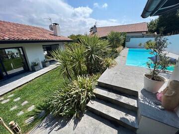 Location Villa à Ustaritz,Magnifique maison avec piscine en plein Socoa FR-1-239-1025 N°996922
